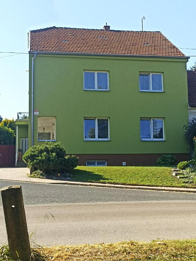 Ubytovani V Rodinnem Dome Ostopovice Luaran gambar